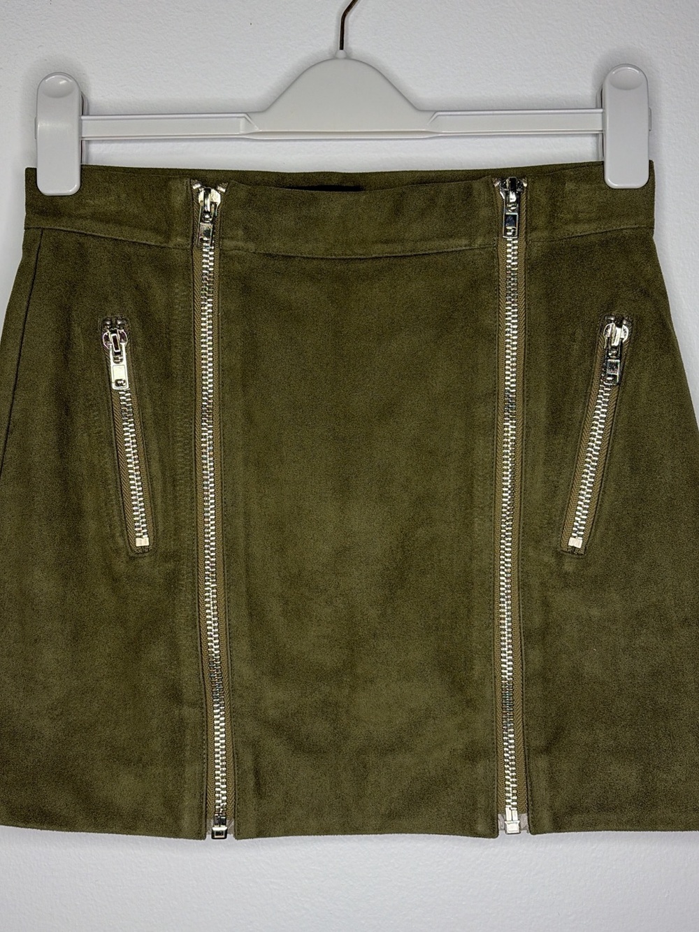 Six Crisp Days Olive Green Suede Zip-Front Mini Skirt Size M
